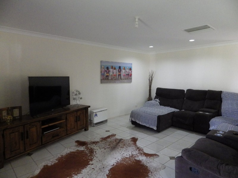 2 Alexander Avenue, Roma QLD 4455