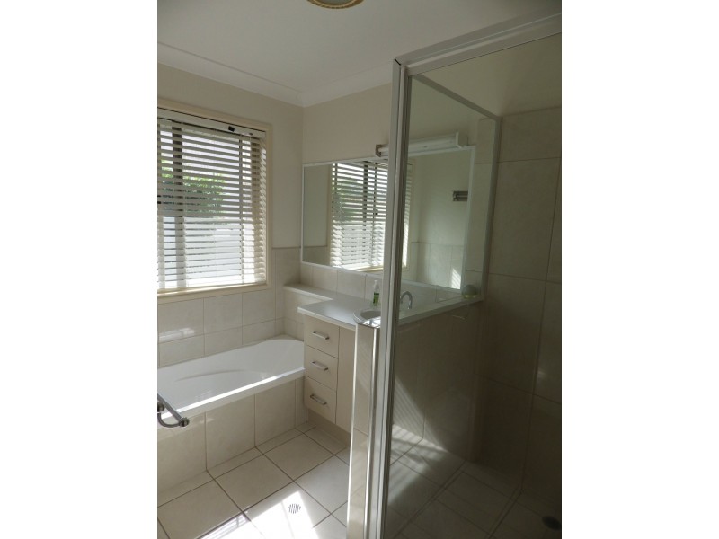 2 Alexander Avenue, Roma QLD 4455