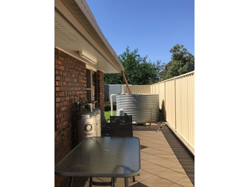 2 Alexander Avenue, Roma QLD 4455