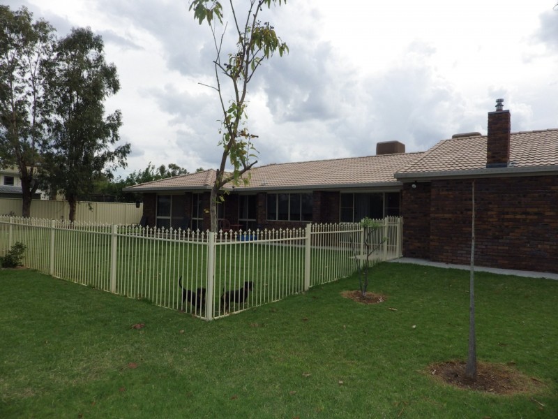 2 Alexander Avenue, Roma QLD 4455
