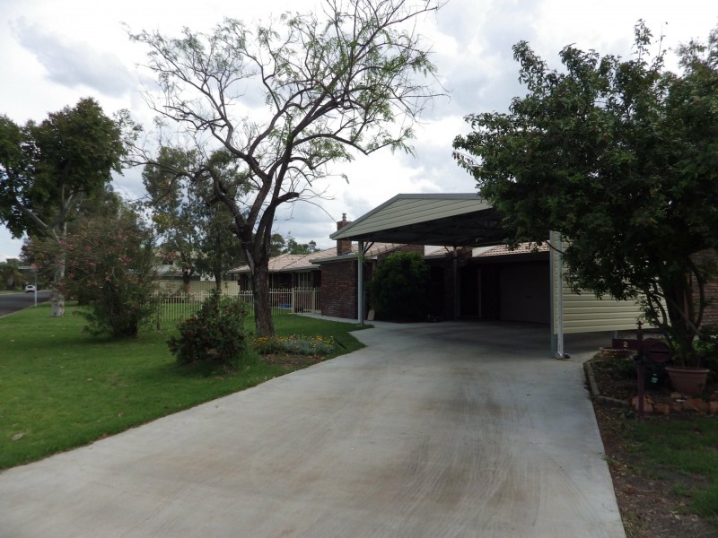 2 Alexander Avenue, Roma QLD 4455