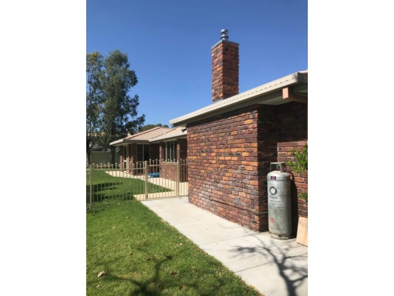 2 Alexander Avenue, Roma QLD 4455
