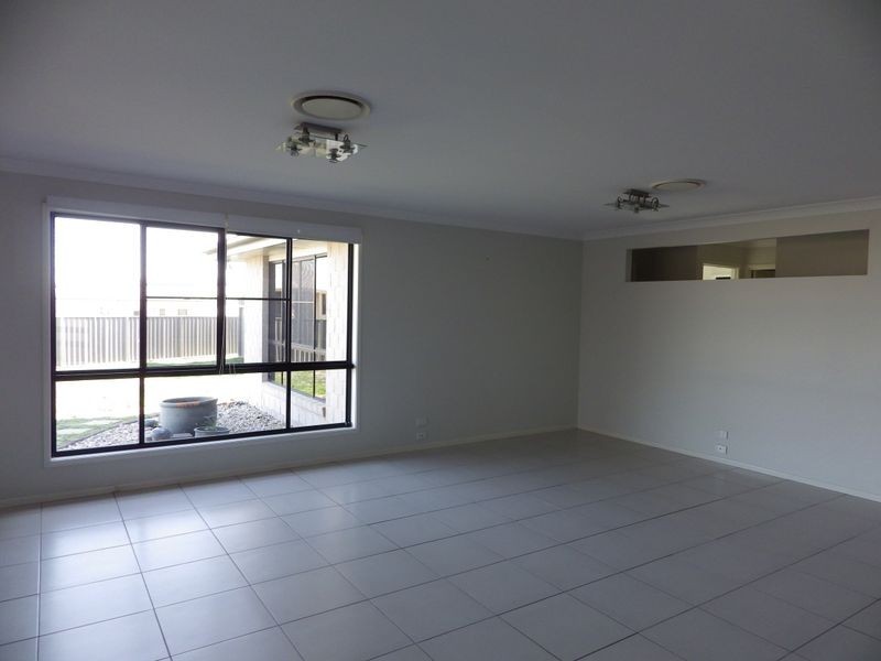 5 Lockyer Crescent, Roma QLD 4455