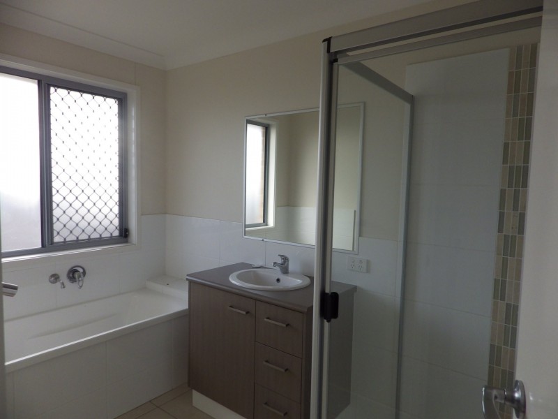 20 Beetson Drive, Roma QLD 4455