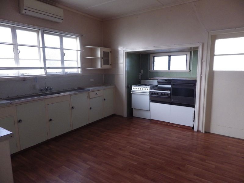 114 Arthur Street, Roma QLD 4455