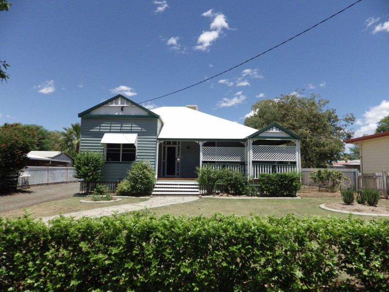 113 Currey Street, Roma QLD 4455