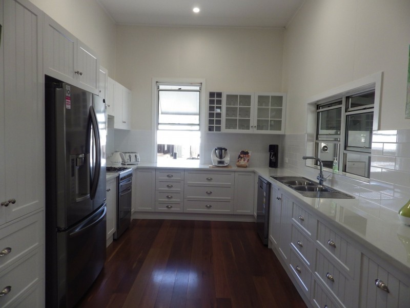 113 Currey Street, Roma QLD 4455