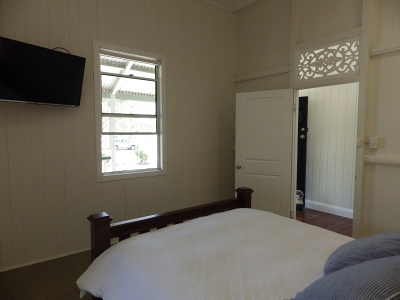 113 Currey Street, Roma QLD 4455