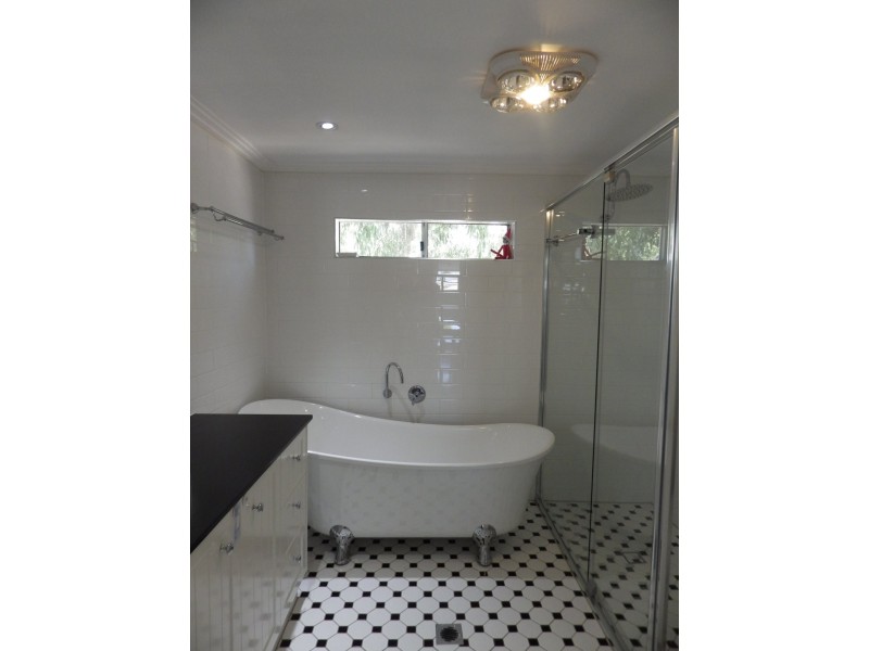 113 Currey Street, Roma QLD 4455