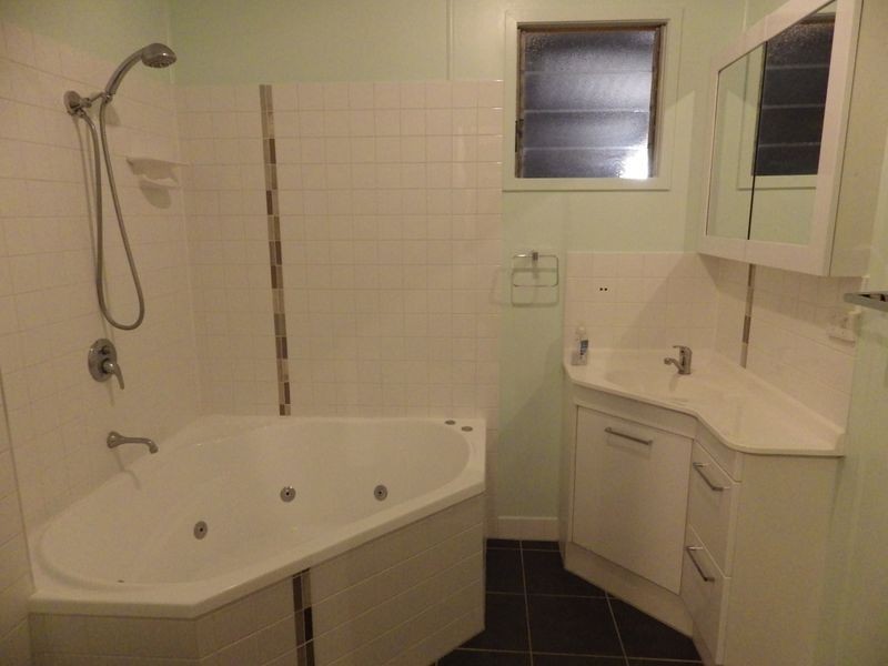 126 Currey Street, Roma QLD 4455