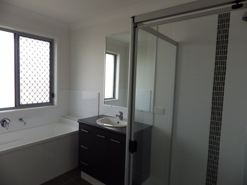 72 Taylor Street, Roma QLD 4455