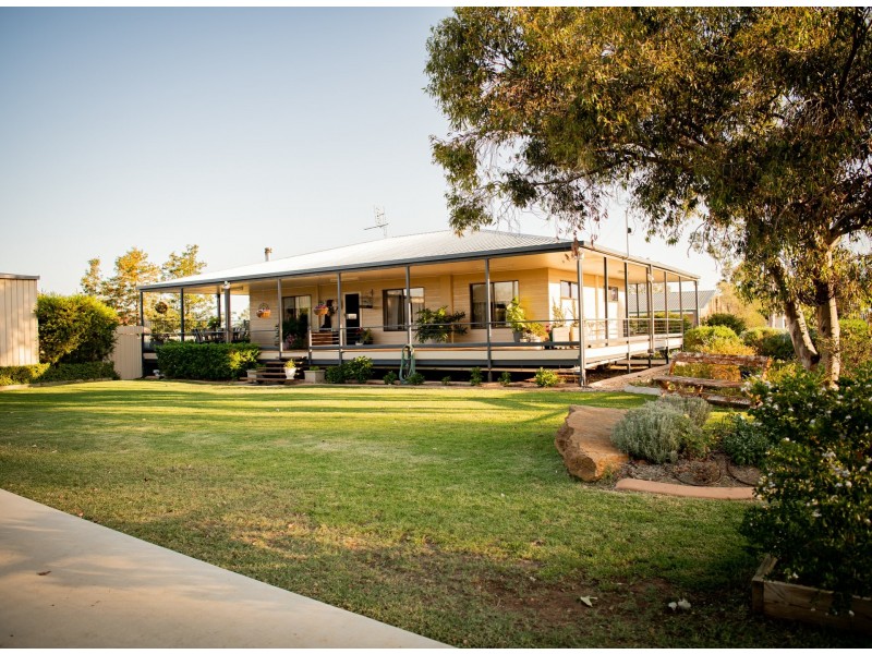 108 Currey Street, Roma QLD 4455