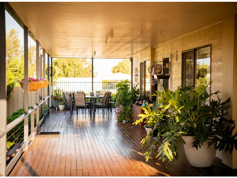 108 Currey Street, Roma QLD 4455