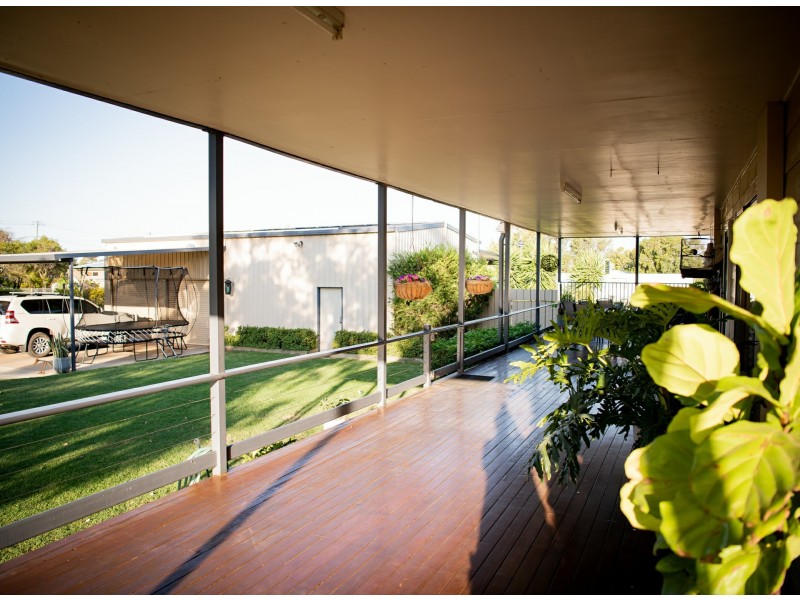 108 Currey Street, Roma QLD 4455