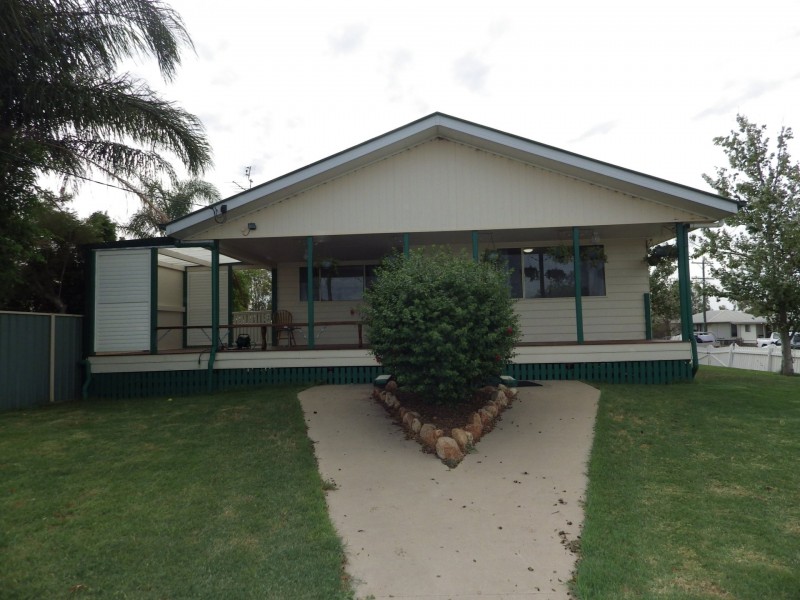 67 Currey Street, Roma QLD 4455