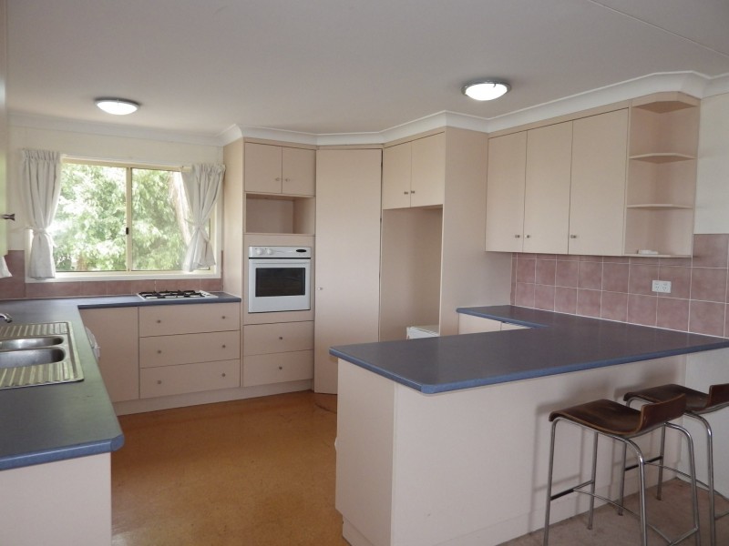 67 Currey Street, Roma QLD 4455