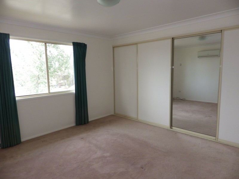 67 Currey Street, Roma QLD 4455