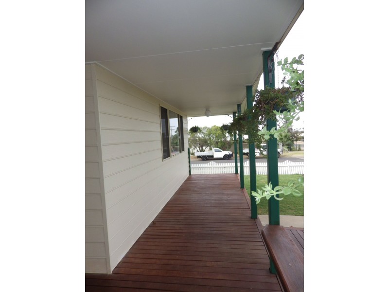 67 Currey Street, Roma QLD 4455