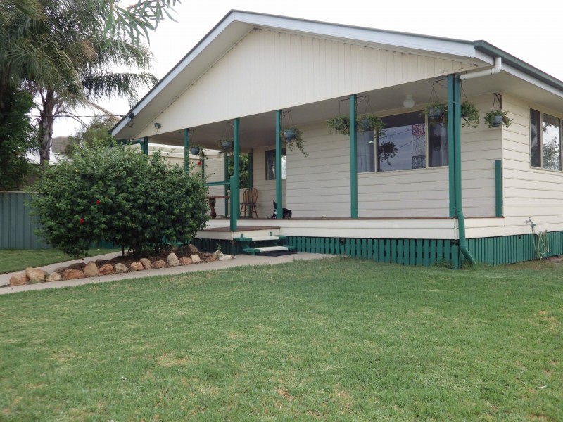 67 Currey Street, Roma QLD 4455