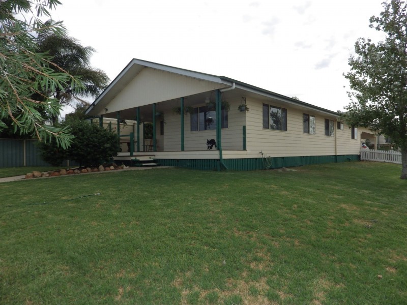 67 Currey Street, Roma QLD 4455