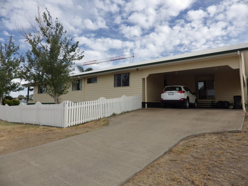 67 Currey Street, Roma QLD 4455