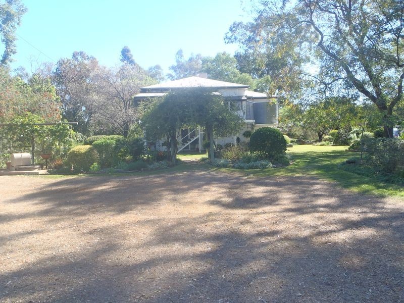 100 Edwardes Street, Roma QLD 4455