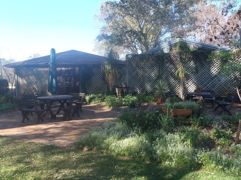 100 Edwardes Street, Roma QLD 4455