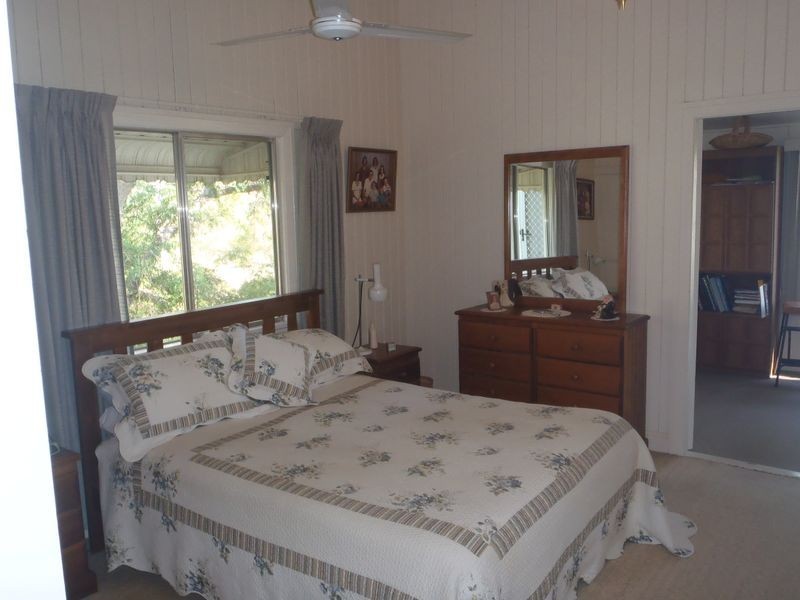 100 Edwardes Street, Roma QLD 4455