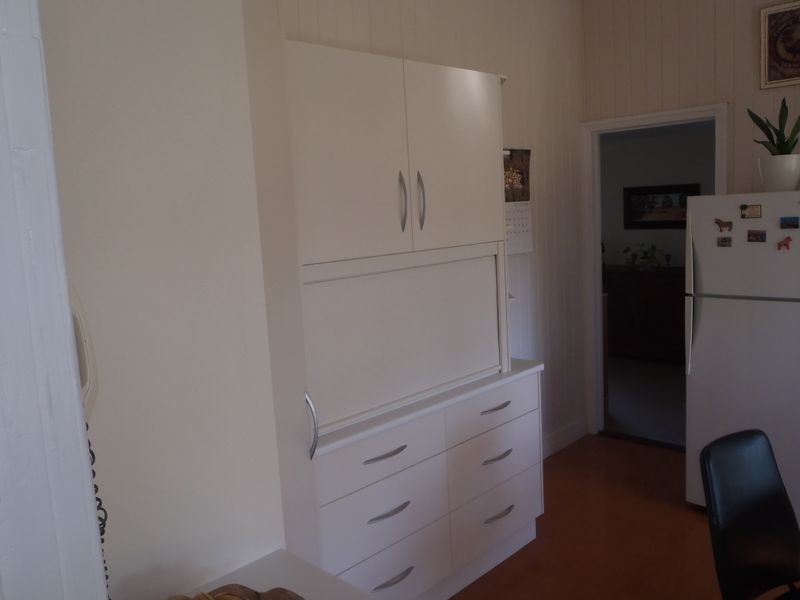 100 Edwardes Street, Roma QLD 4455