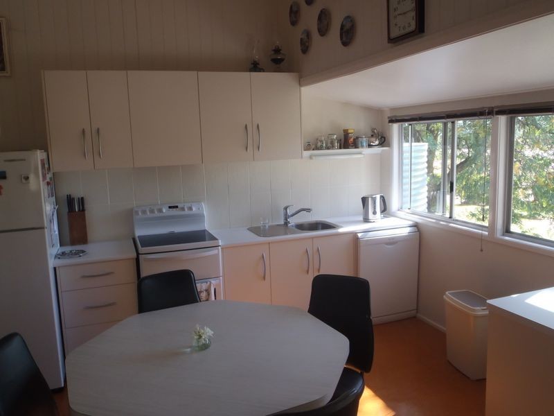 100 Edwardes Street, Roma QLD 4455