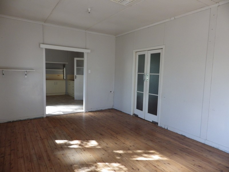 26 Feather Street, Roma QLD 4455