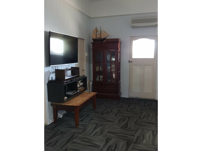 32 Queen Street, Roma QLD 4455