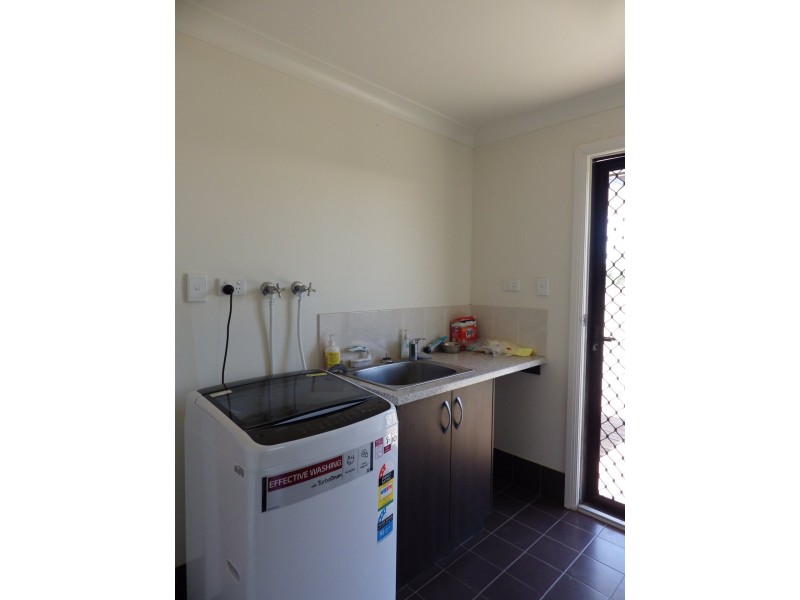 42 Carlyon Street, Mitchell QLD 4465