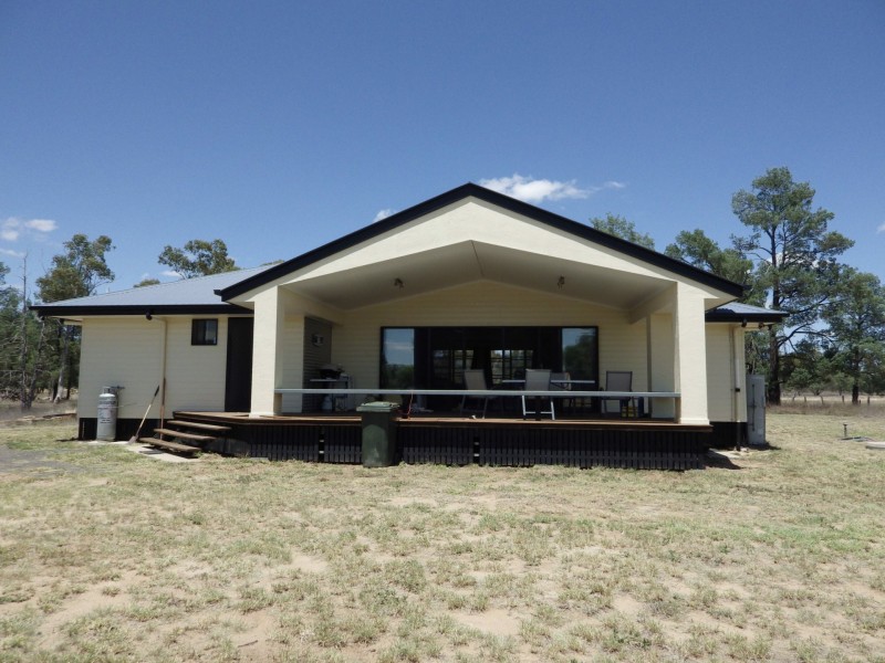 42 Carlyon Street, Mitchell QLD 4465