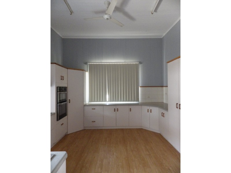 130 Wyndham Street, Roma QLD 4455