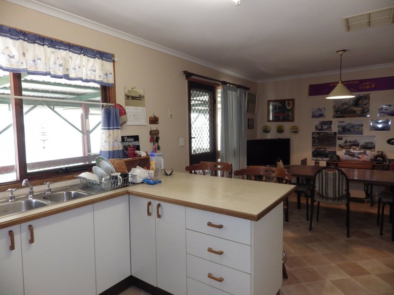 4 Everingham Avenue, Roma QLD 4455