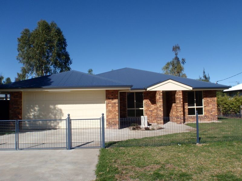 34 Lovell Street, Roma QLD 4455