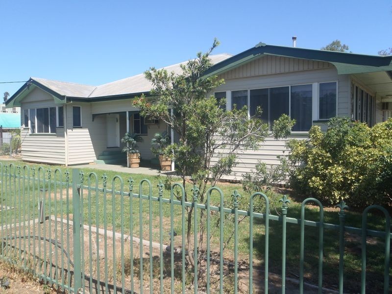 17 Arthur Street, Roma QLD 4455