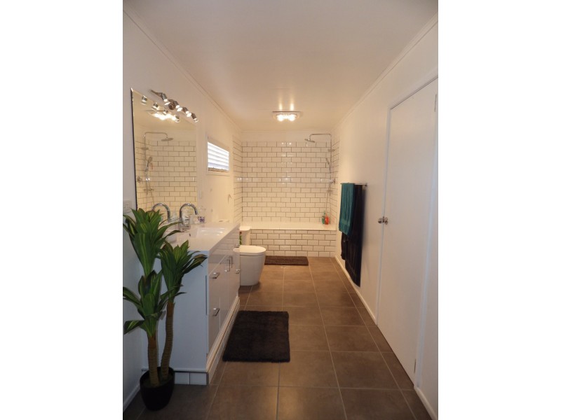 534 Carnarvon Highway, Injune QLD 4454