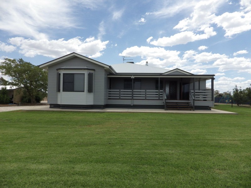 168 Bourne Drive, Roma QLD 4455
