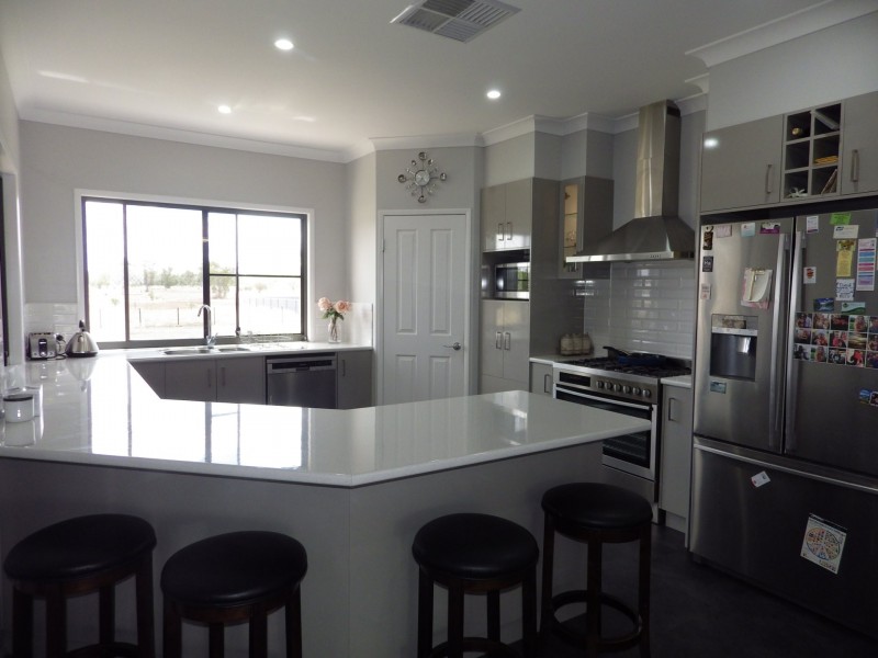 168 Bourne Drive, Roma QLD 4455