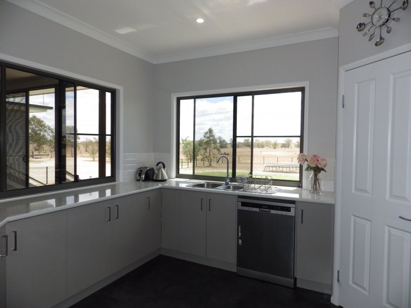 168 Bourne Drive, Roma QLD 4455