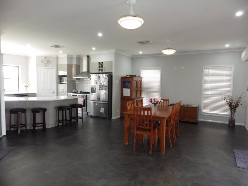 168 Bourne Drive, Roma QLD 4455