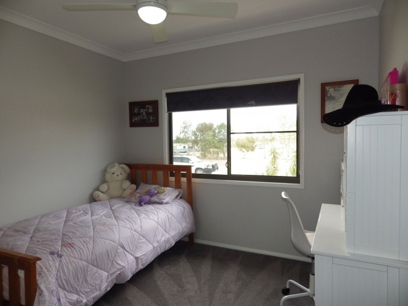 168 Bourne Drive, Roma QLD 4455