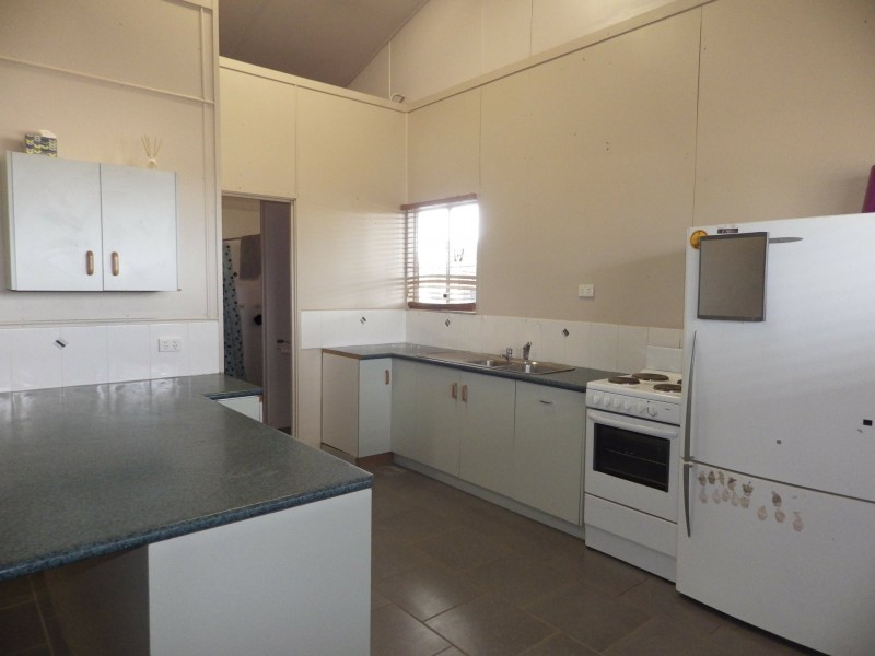 168 Bourne Drive, Roma QLD 4455