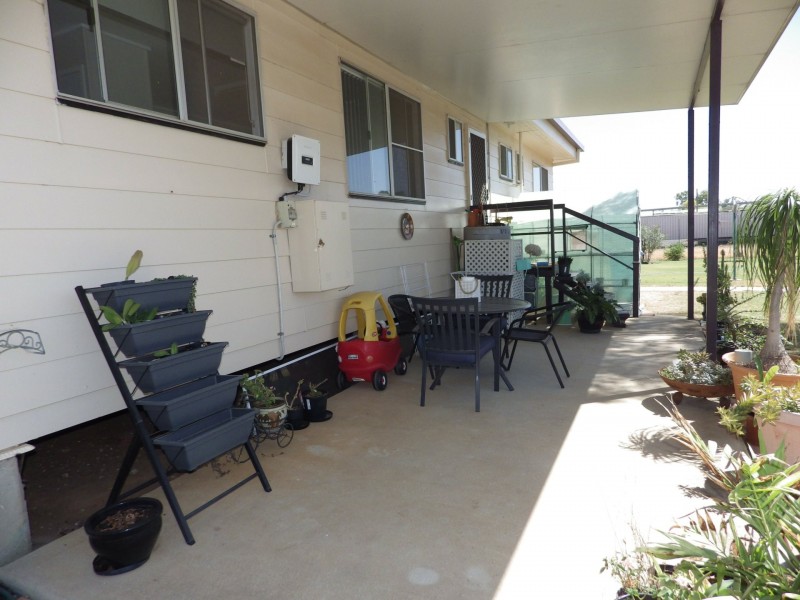 17 Chrystal Street, Roma QLD 4455