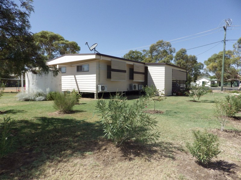 17 Chrystal Street, Roma QLD 4455