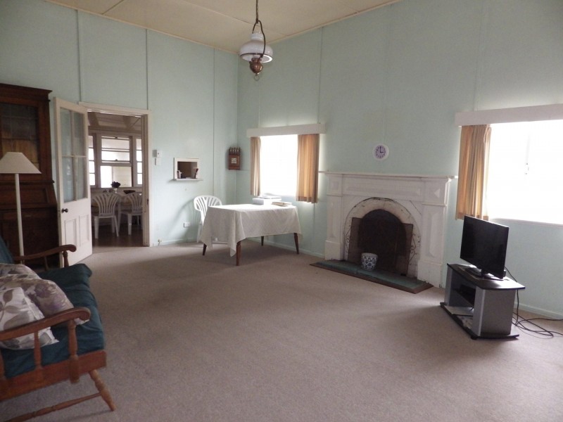 73 Bowen Street, Roma QLD 4455