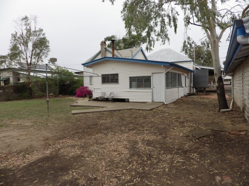 73 Bowen Street, Roma QLD 4455