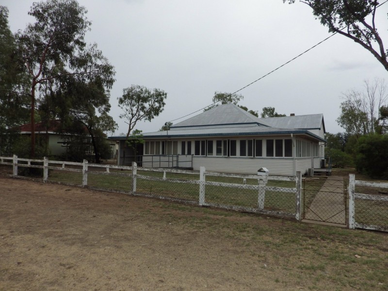 73 Bowen Street, Roma QLD 4455